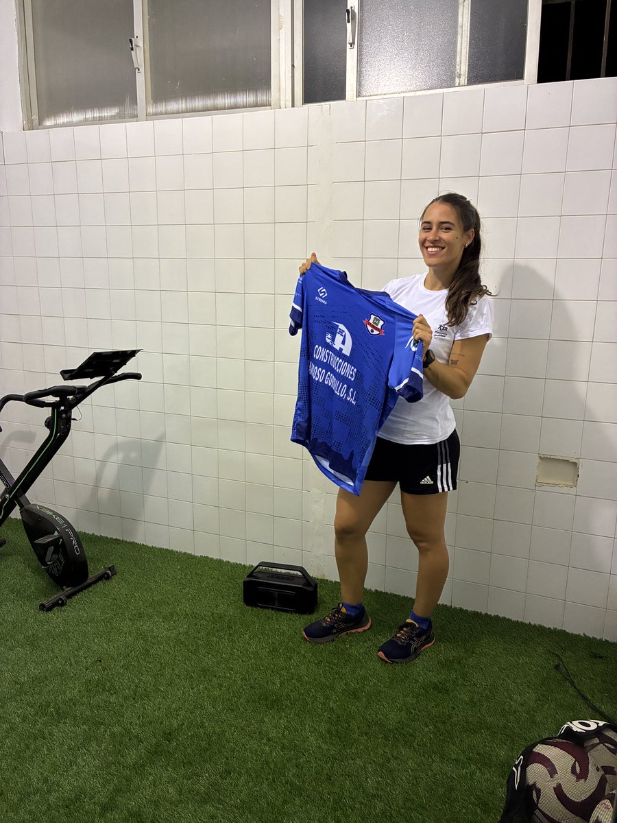 🤝🤝FICHADA🤝🤝

💙⚽️ SILVIA SALGUERO ⚽️💙 
Silvia se une como nueva fisioterapeuta del club para la temporada 2025/2026. 
Bienvenida 🙌🏽