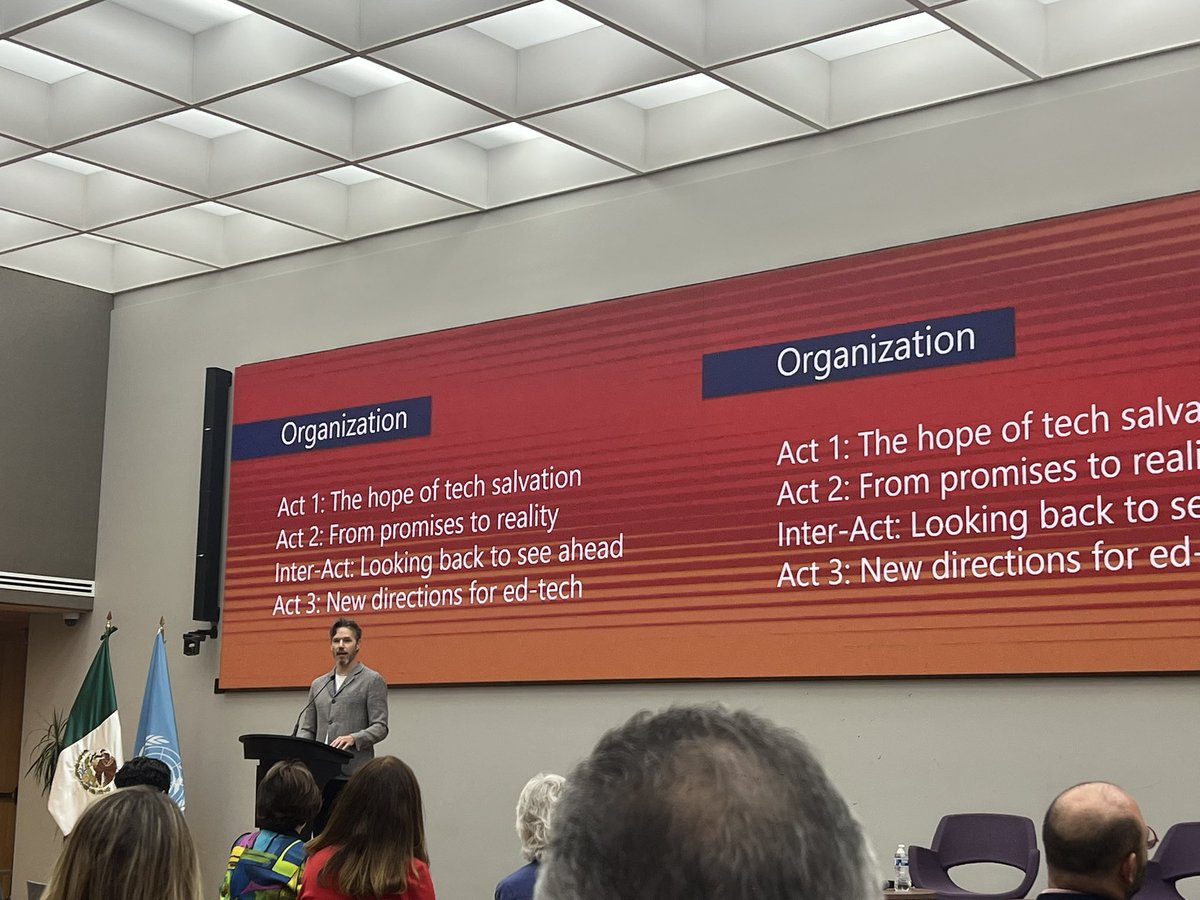 igrezan's tweet photo. “La tecnología siempre debe servir a la gente. Si la tecnología no sirve a la gente, no es tecnología. ¿Cómo vamos a pensar sobre estos investimientos mientras vamos adelante?” #MarkWest @UNESCO en @TecdeMonterrey https://t.co/O90CbapMF3