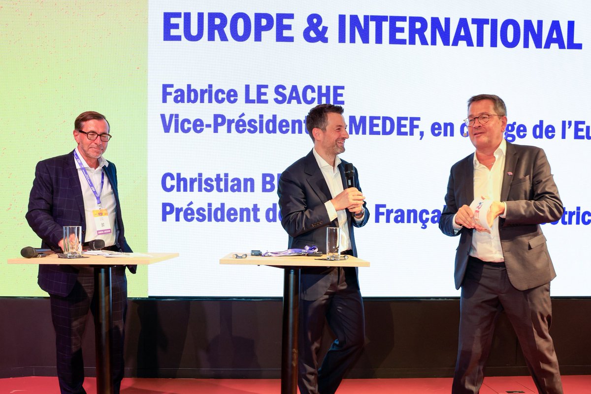 2 jours d’échanges intenses avec nos adhérents à #LaREF25 <a href="/medef/">Mouvement des Entreprises de France</a> : forum de rentrée, comex40, comité des métropoles, événement Medef Ile-de-France,… nous sommes déterminés et mobilisés pour faire réussir la France. Nous aimons notre pays ! 🇫🇷❤️