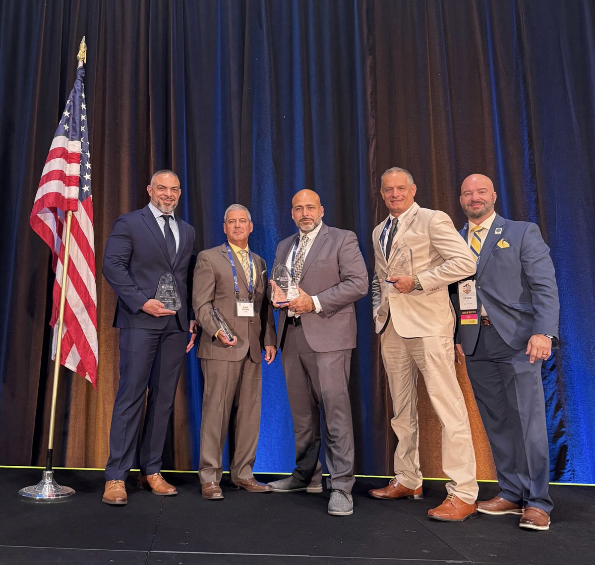 Congrats to NICB agents Mike Sanchez &amp; Frank Agoglia and Miami-Dade Detectives Douglas Melendez &amp; Alfredo Gonzalez! Their staged accident initiative led to 100+ arrests and earned them national recognition at the 2025 IASIU Conference. 
#PBA