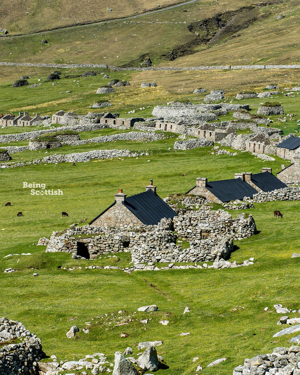 On this day 95 years ago: The people of St Kilda were evacuated from the remote island archipelago at their own request. The population had dwindled from 73 in 1920 to just 36 when they departed in 1930, and life was becoming untenable. (1/2)