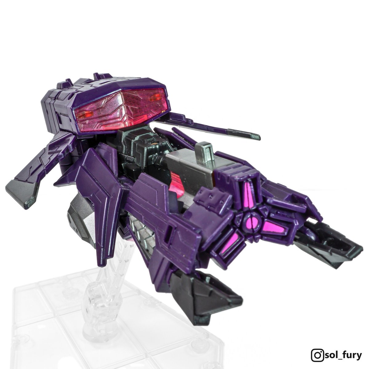 SolFury's tweet image. Shockwave - Transformers Generations: Fall of Cybertron (Deluxe class, 2012)

In a great callback to their rivalry in this Marvel Comics, this Shockwave lost his arm because Grimlock bit it off.

#transformers 
#transformersstudioseries
#warforcybertron
#fallofcybertron