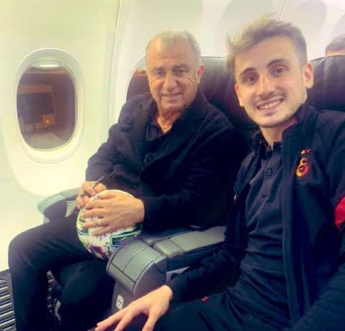 Seni 3.ligden buralara kadar çıkartan Fatih terim ile attığın postu silecek kadar da  Omurgasızsın  #keremaktürkoğlu