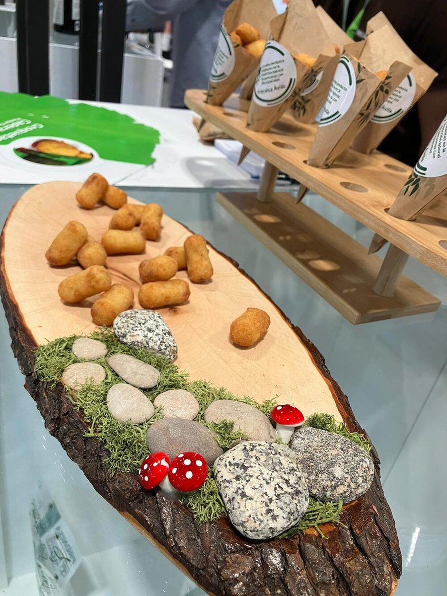 Es la hora de la comida y tenemos una deliciosa propuesta 🤤

Las croquetas que elabora nuestro centro especial de empleo han sido protagonistas del espacio Sabor a Ávila que <a href="/Avilaautentica1/">Ávila Auténtica.</a> tiene en <a href="/cadenaser_avila/">Cadena SER Ávila</a>

cadenaser.com/castillayleon/…