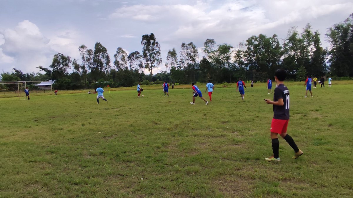 Crpf32's tweet photo. On the birth anniversary of Indian hockey legend #Major_Dhyan_Chand, a friendly football match was held at Ithai Khunou between Super Ithai Modern Civilization Club, Ithai Khunou, and B/32 Bn #CRPF https://t.co/3xryoSvkhu