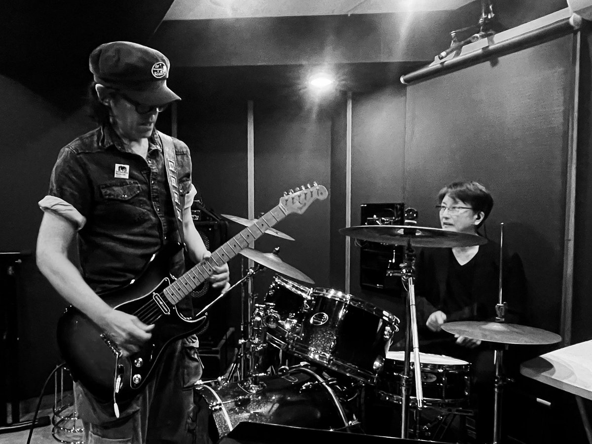 そして、いまみちともたかさんと9/6@溝ノ口劇場 上領さんバースデーイベントのリハでした。

イマサさんの痺れるギターで上領さんも楽しそうで☺️一曲ごとに唸ってました。
私も心地よすぎてリハで既に幸せ…
(上領さん曲でも…‼︎)

残席僅かです。
ぜひご参加ください🥂
tiget.net/events/413178