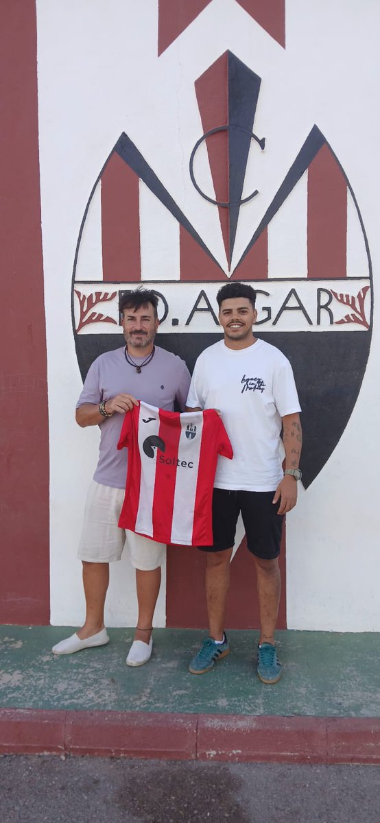 CD_Algar's tweet image. #FICHAJE | Hafid, músculo y liderazgo para la sala de máquinas rojiblanca.

El centrocampista regresa al club algareño procedente del San Javier CF, con quien logró el ascenso a Preferente.

¡BIENVENIDO 🦁🦁🦁!
