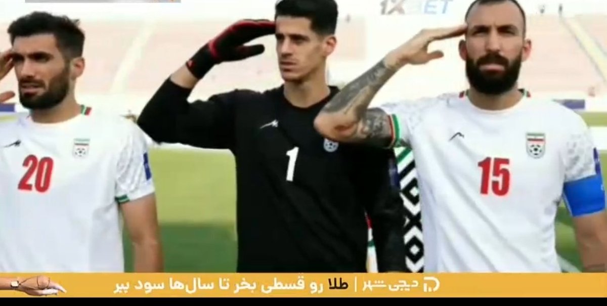 دوباره گروهبان قندعلی یک مشت نخاله میلیاردی رو به خط کرد که با سرود سلام نظامی بدن. چقدر اینا چرکن. موشک اول نخورده همینا نفر اول کف دوبی دارن آفتاب می گیرن.