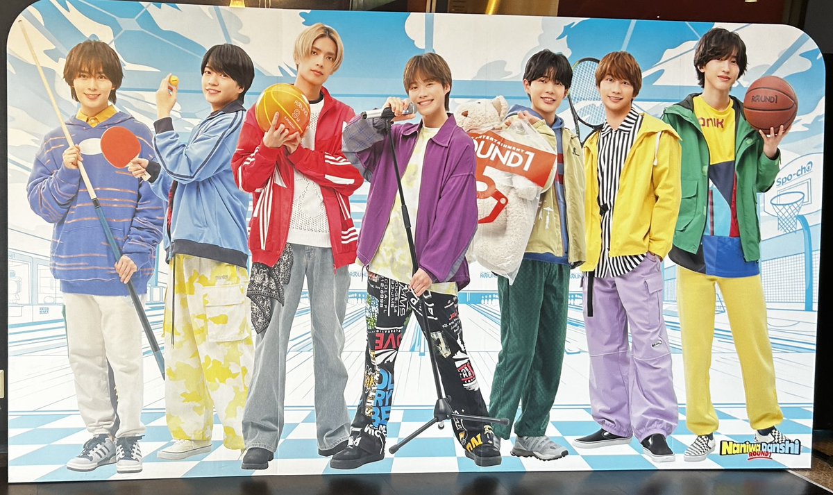 ラウワン行ったら大きいなにわ男子のパネルがあって撮った！
🍑でもあるんだ！っていう驚き😳