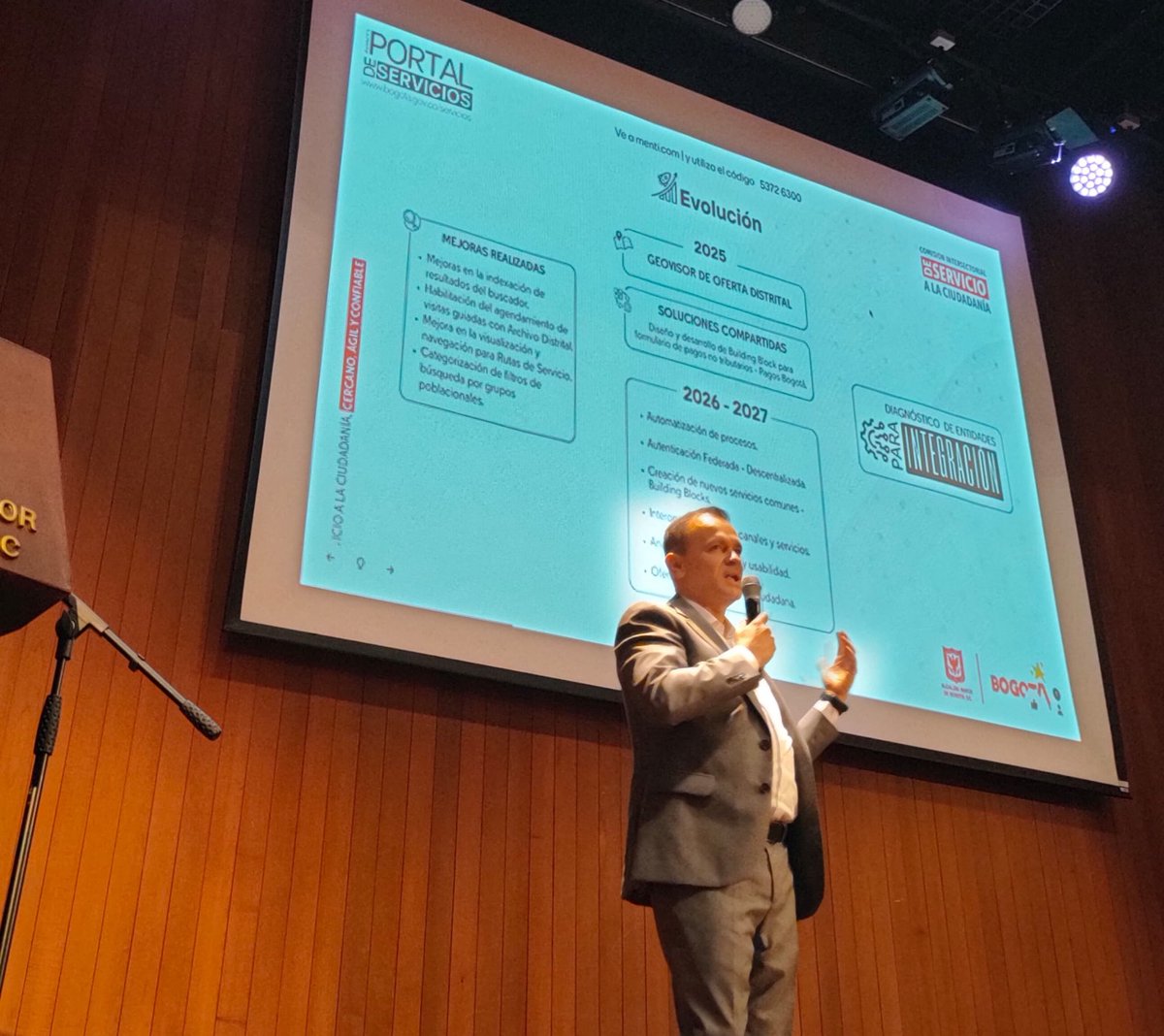 📢 Así fue la segunda sesión de la Comisión Intersectorial de Servicio a la Ciudadanía.

Esta instancia distrital es clave, nos permite coordinar y mejorar la oferta y los canales de servicio. ¡Unidos por un mejor servicio para todos!

✅ Asistentes: 119
✅ Entidades: 58