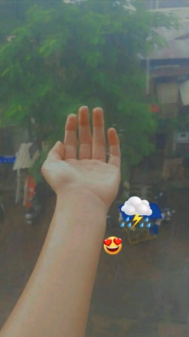 اممممم🌹

اليوم الجو يخبل امطار نعمه🌧️🌧️
