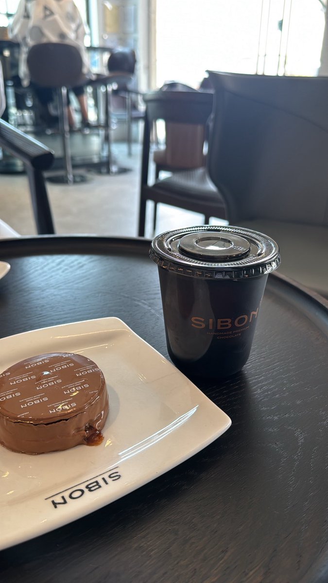 الأماني كبيره والسعاده طموح
والعوض عند ربي دام ربي كريم