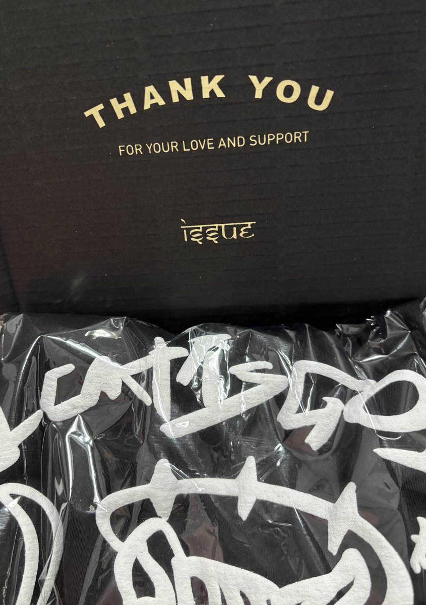 DarkLuna_p's tweet photo. Issue ส่งของไวมาก ได้แล้วเนี่ย
ขอบคุณค่า
AUCTION WITH BUILD
#ISSUExBuildCharity
#CommaAnd
#CommaAndatcentralwOrld #centralwOrld
#IssueThailand #IssuexBuildJakapan #BuildJakapan #Beyourluve https://t.co/XQ6DP4IQ2M