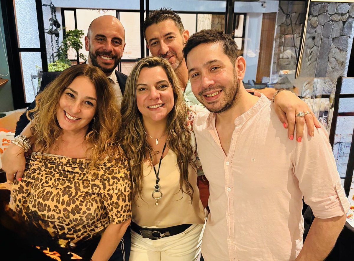 Durante la campaña, vas cultivando amistad y apoyo . Esa pertenecía de equipo de trabajo , refuerza el sentimiento de institución . Equipo solvente, que cree en Raúl como presidente y en seguir trabajando, construyendo , por que casmu sea la mejor institución del país .