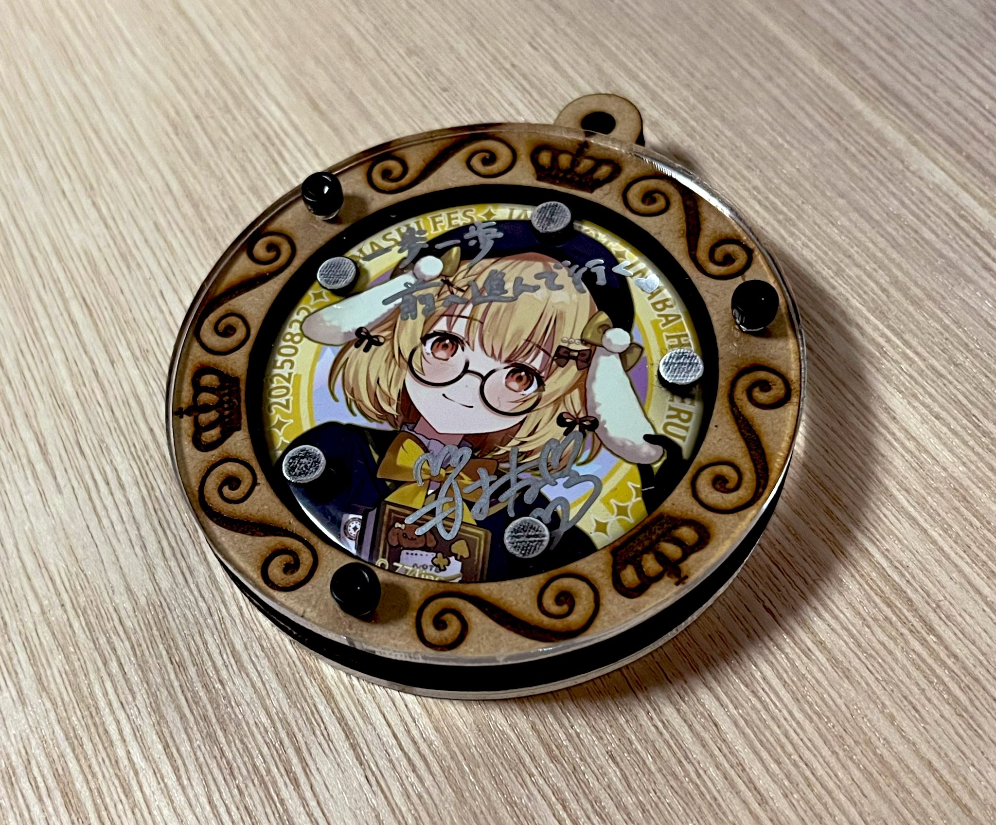 TaskhaveFunサイン入り巨大缶バッジ風盾 Zawazawa🐔🍗 on X: 