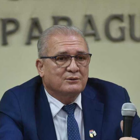 ▶️SENADORA DESTROZÓ AL FISCAL GENERAL | ​​​​​💣

Yolanda Paredes pidió juicio político para Emiliano Rolón, a quien tachó de "sinvergüenza" y "vulgar delincuente", por el supuesto caso de nepotismo que lo salpica.🔥

🗣️“Qué patética fue su respuesta, es la pérdida total del