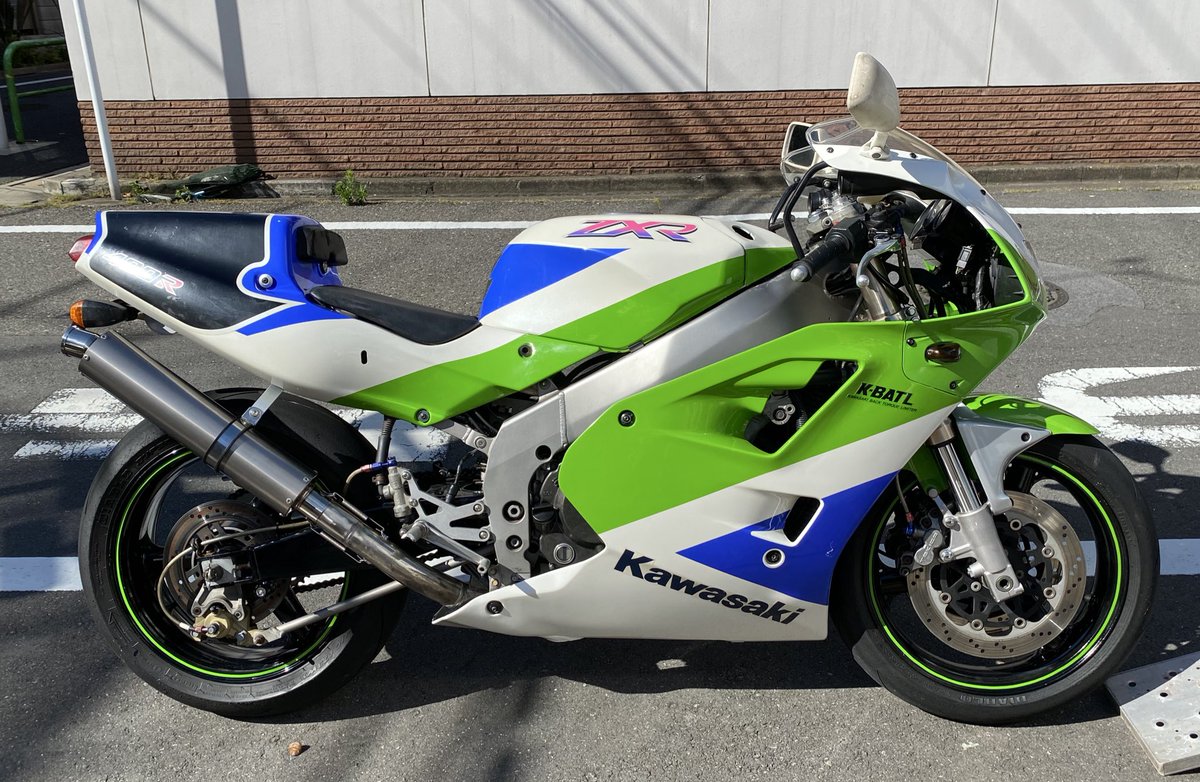 #とにかくZXRを貼ろう
ヤフオクにて売り出し中です