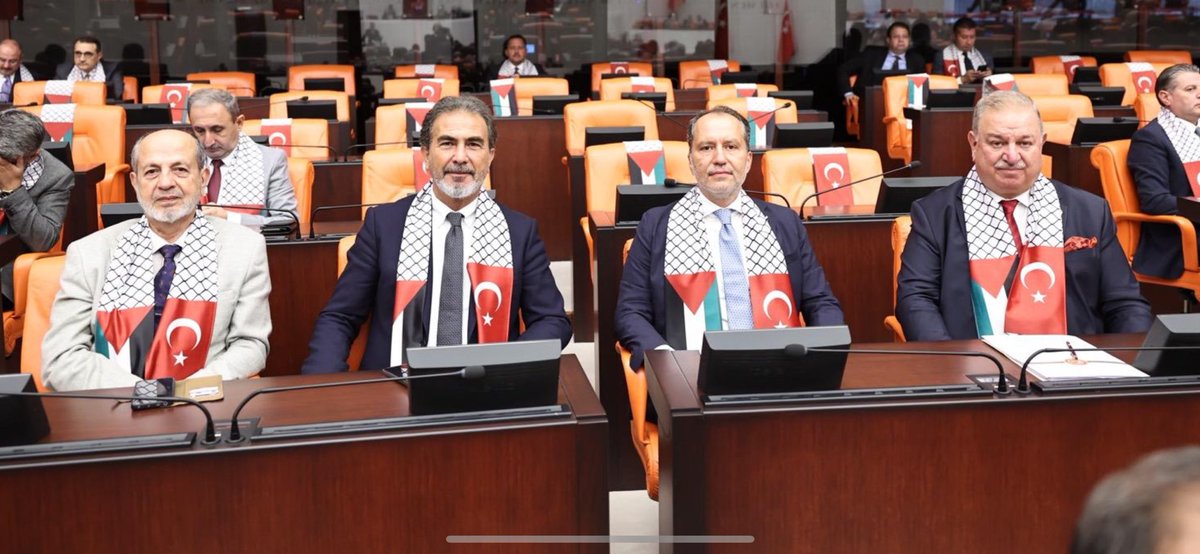 Gazze için toplandık ama!! Kardeşleri bu haldeyken ellerindeki tüm imkanlara rağmen Siyonist İsrail'e bir gün ve hatta bir saat bile:
-Petrol sıkıntısı yaşatamayan
-Gıda sıkıntısı yaşatamayan
-Su sıkıntısı yaşatamayan
-Müslüman yöneticiler utansın!!!