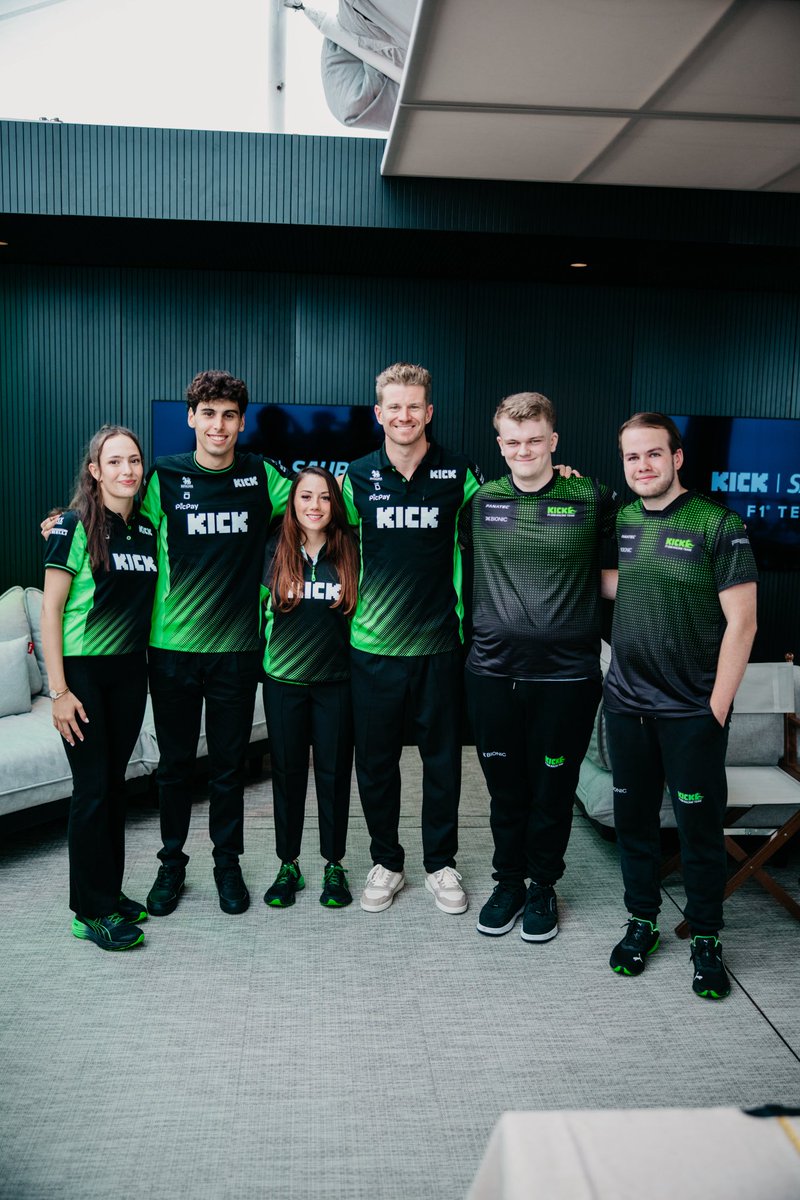 The whole family back together 🥹 💚

This weekend we have the whole family at the #DutchGP with Nico, Gabi, Emma, Carrie as well as our sim racing drivers Thomas and Tycho all in attendance to kick off the second part of the season 🇳🇱