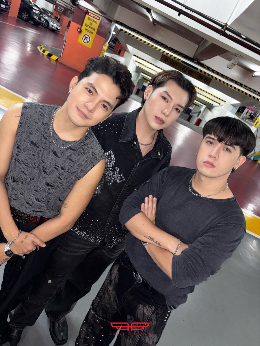 Thank you so much to everyone who came to watch and support us today at <a href="/PhilippineStar/">The Philippine Star</a>'s 'NakakaLocal Collective: Tugtog Lokal'! 💛💙

Yuuki was unable to join today due to health reasons but rest assured, he is recovering well to meet you all soon! 💕

#PRESS_HIT_PLAY