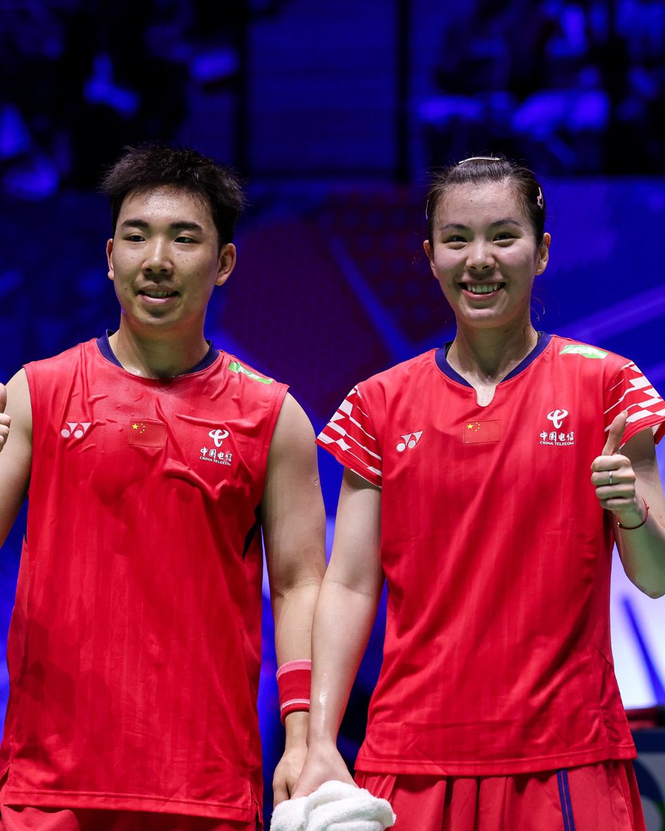 YonexAllEngland's tweet image. 3/5 Yonex All England Champions from 2025 are through to the semi finals of the BWF World Championships 🚀

An Se Young, Kim Won Ho &amp;amp; Seo Seung Jae play this afternoon, will they make it 5 from 5 👀

#BWFWorldChampionships #YAE26 #AllEngland
