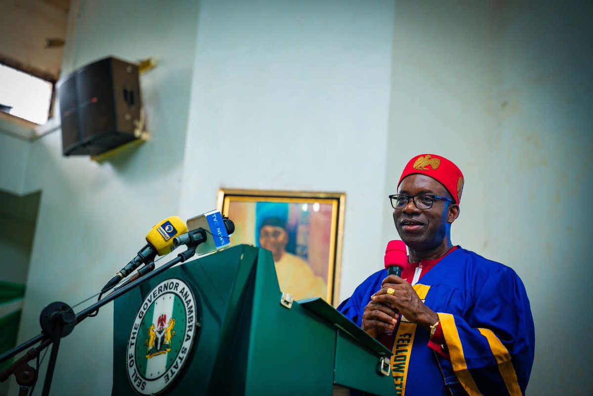 Greatcjay's tweet image. BREAKING NEWS: The Anambra State Government has banned writing assignments inside textbooks, describing it as wasteful and unsustainable.
The ban was aimed at making textbooks reusable, especially for younger siblings of pupils who would need them.
#Solutioncontinues