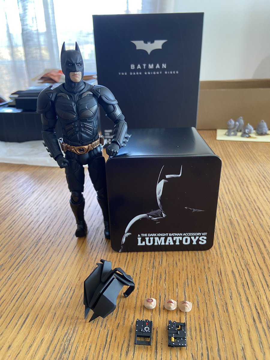 Petit custom Batman <a href="/nart/">Nart Dokhgan</a> de chez Lumatoys