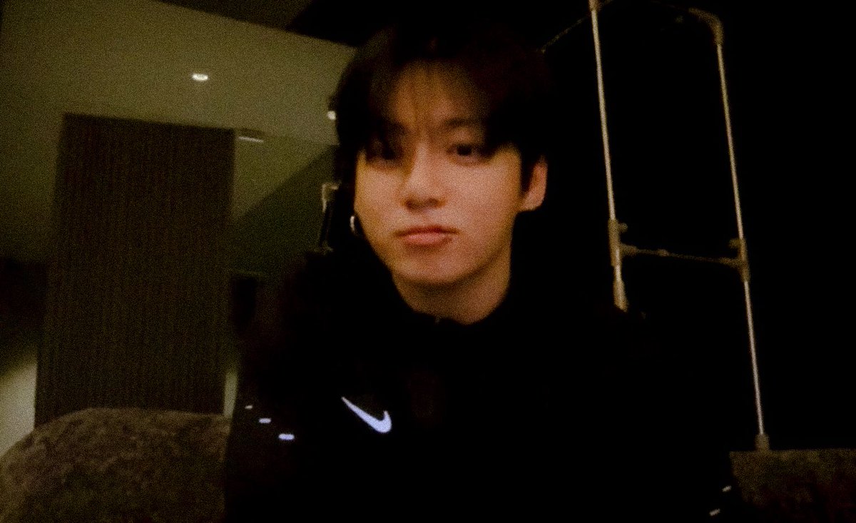 agustdfms's tweet photo. pretty boy ★ https://t.co/oLiIyttiIZ