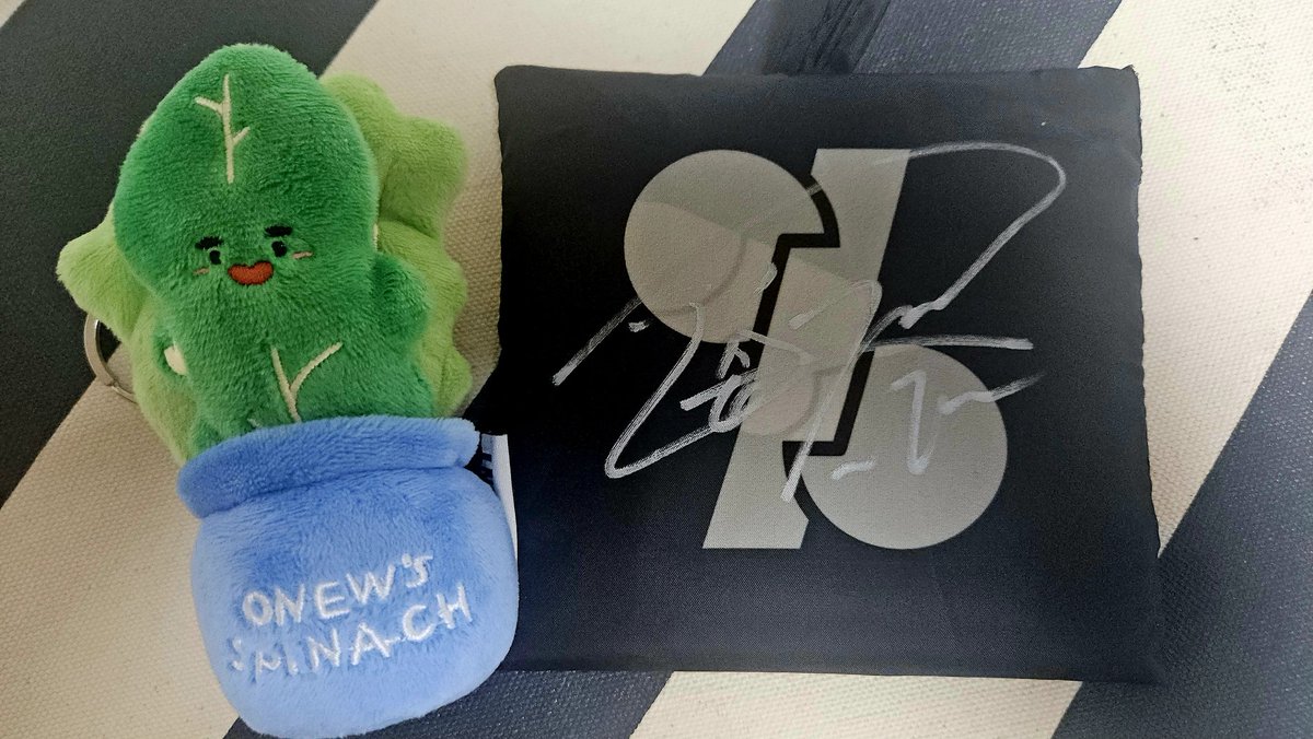 치나물도 담고 다 담자🐰🌿 정신없이 다녀왔던 팝업으로부터의 선물. 늦었지만 좋은 기억 남겨줘서 고마워.
#온유 #ONEW #PERCENT_POPUP