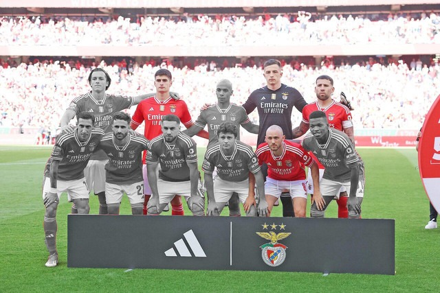 Benfica4ever1's tweet photo. Esta foto não tem 3 ou 4 anos. Tem 1 ano e 3 meses. https://t.co/rf0DqrTwIs