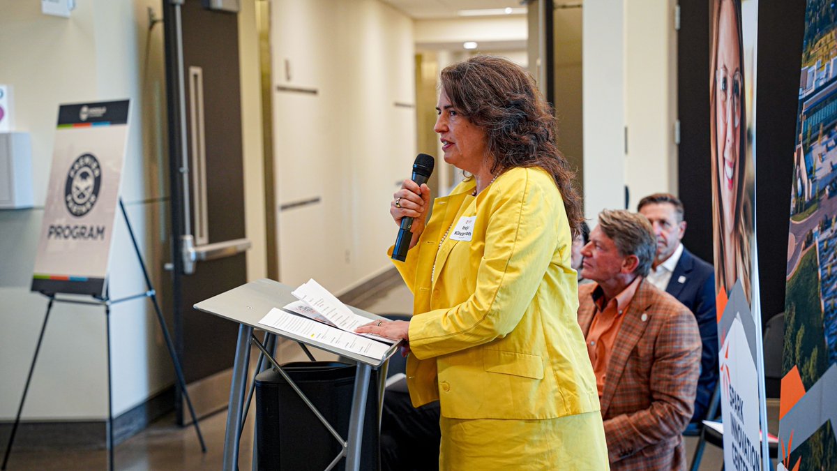 knoxchamber's tweet image. Knoxville’s innovation community is growing! This week, our Premier Partners welcomed the 2025 Spark Cleantech Accelerator and Innovation Crossroads cohorts. These startups represent the future of Knoxville’s economy and we were glad to connect them with our business community!