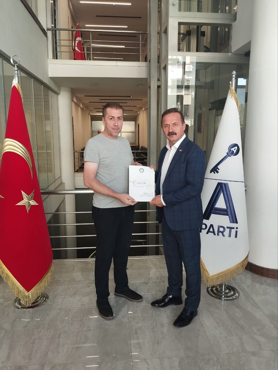 EMADDER ANAHTAR PARTİ ZİYARETİ 

Emadder olarak toplumun sesi olma yolunda yürüttüğümüz mücadelemizi her platformda dile getirmeye devam ediyoruz. Bu kapsamda, Anahtar Partisi Genel Başkanı Sayın Yavuz Ağıralioğlu’na bir ziyaret gerçekleştirdik.

Sayın Genel Başkan’ın bizleri