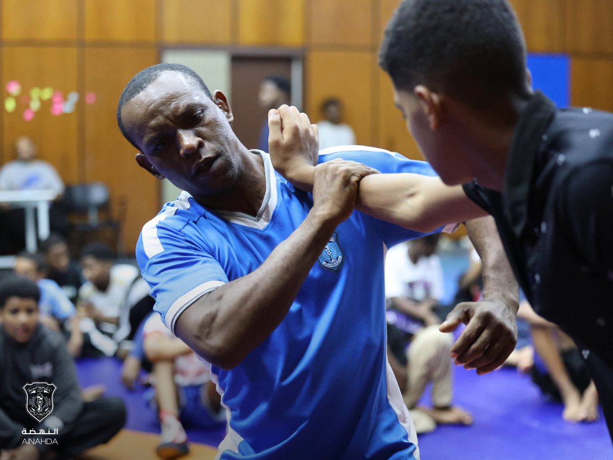 حماس وتحدي فوق البساط .. تدريبات المصارعة تجهز أبطال الغد 🖤🩵 🤼‍♀️ 

#مصارعة_النهضة