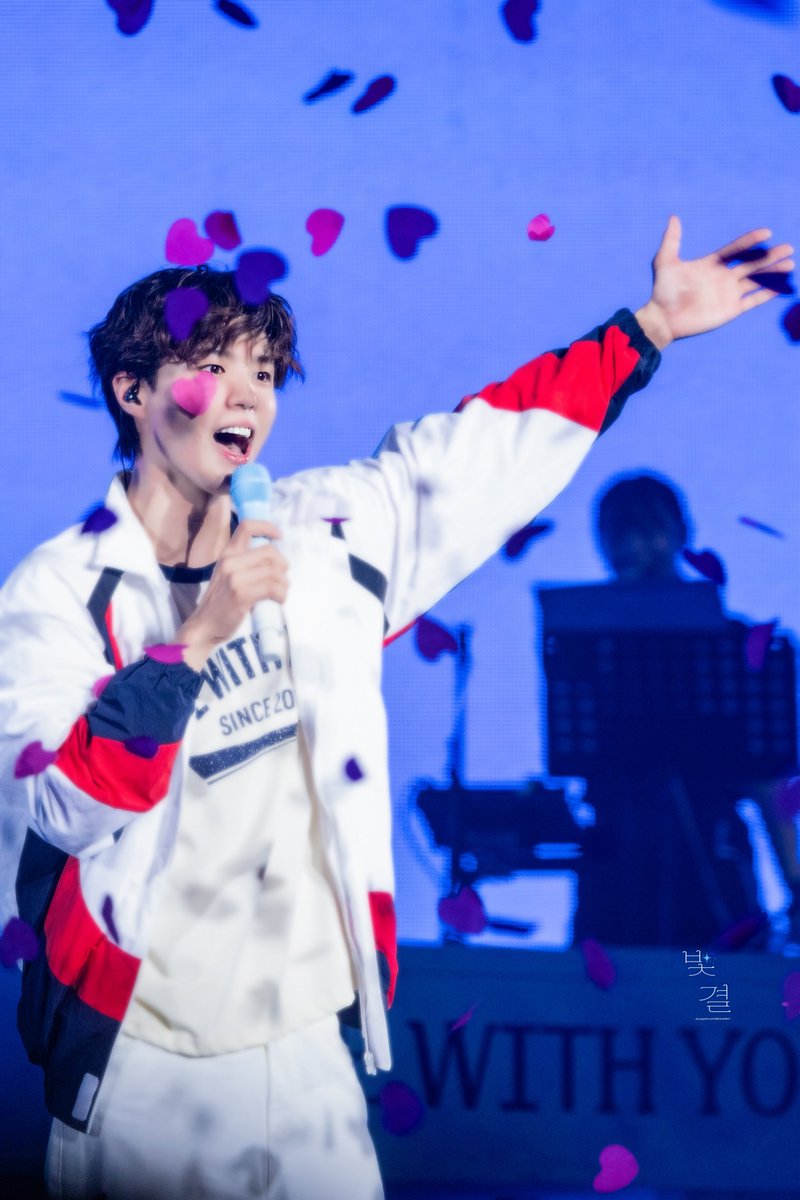 aureprint_616's tweet photo. 🩷🩷🩷

25.08.02 #BEWITHYOU 서울

#박보검 #PARKBOGUM 
@BOGUMMY https://t.co/awEeols2wx