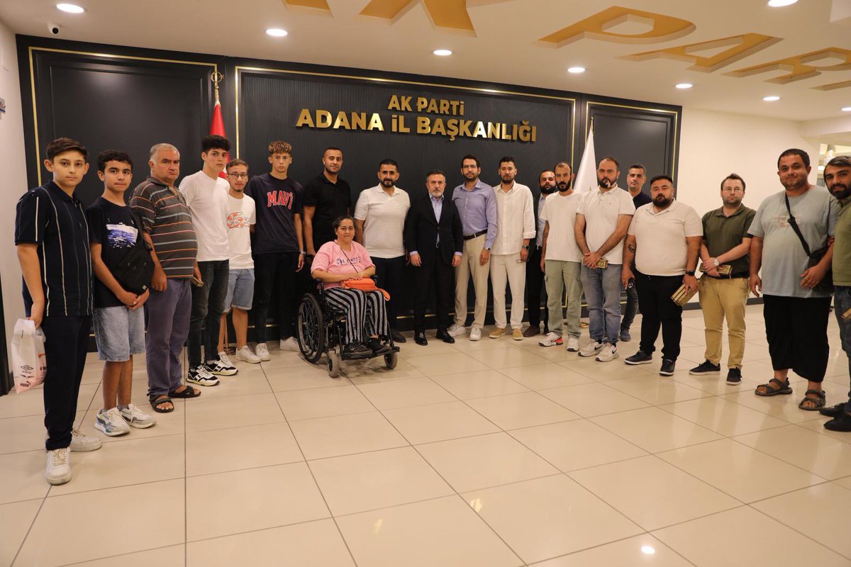 Turbeyler Grubumuz ile birlikte Ak Parti Adana İl Başkanı Sn. Tamer Dağlı’yı ziyaret ettik. 
Adanaspor’un mevcut durumu hakkında fikir alışverişinde bulunduk. Sn. Tamer Dağlı’ya takımımızın Kırklareli deplasmanına gidişi hususundaki katkılarından ve nazik misafirperverliklerinden