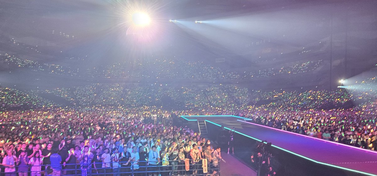 生まれて初めてだよーあんなにガッツリ歌詞をとばしたの😓😓😓
かなりの失態を見せてしまったけど、そういえばマオンちゃんとこの場所で初披露してこの立ち位置で、と思ってたらもう止まらなかった。
ホントかたじけない。
でもありがとうね。
絶対伝わったよ。みんなの声。

#アニサマ
#MAON
#ALTIMA