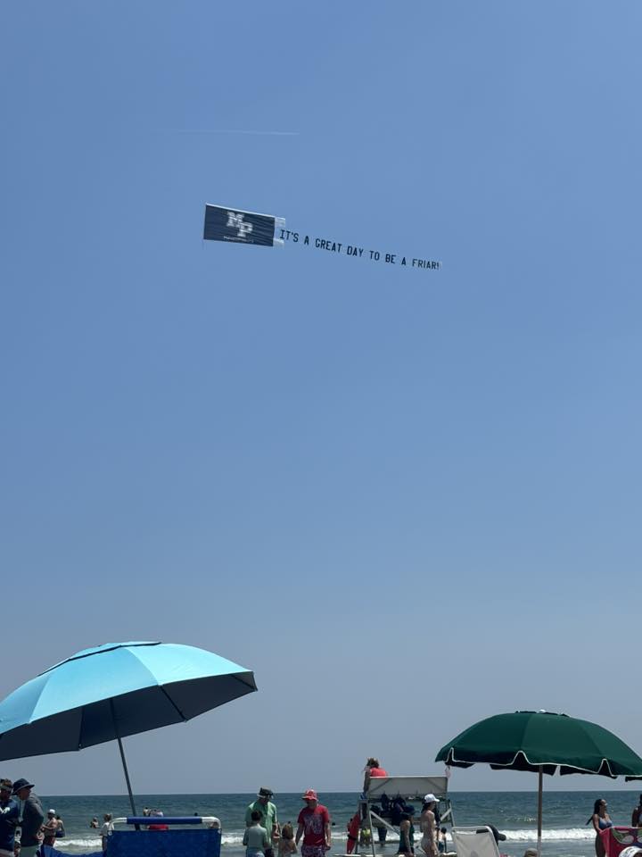 The Malvern Prep flight is making one last sweep from Cape May to Ocean City, NJ. Keep your eyes on the sky and let us know if you see us soaring by! ✈️ 
📷 Megan Beck P'26