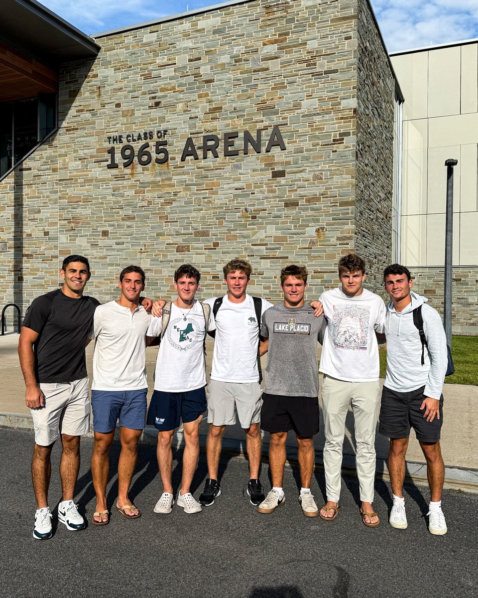 ColgateMLax's tweet image. The boys are back in town 🤝

#GoGate | #GGG
