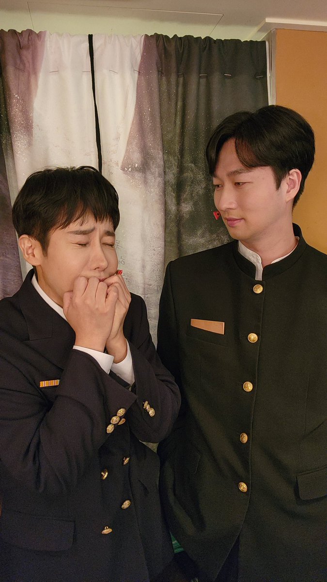 #강찬_트친소
#민들레피리_트친소
#명동촌_트친소
끝내주는 맆찬페어막이라 후유증 심하다요....
흔적 남겨주시면 바이오 보고 찾아갈게요