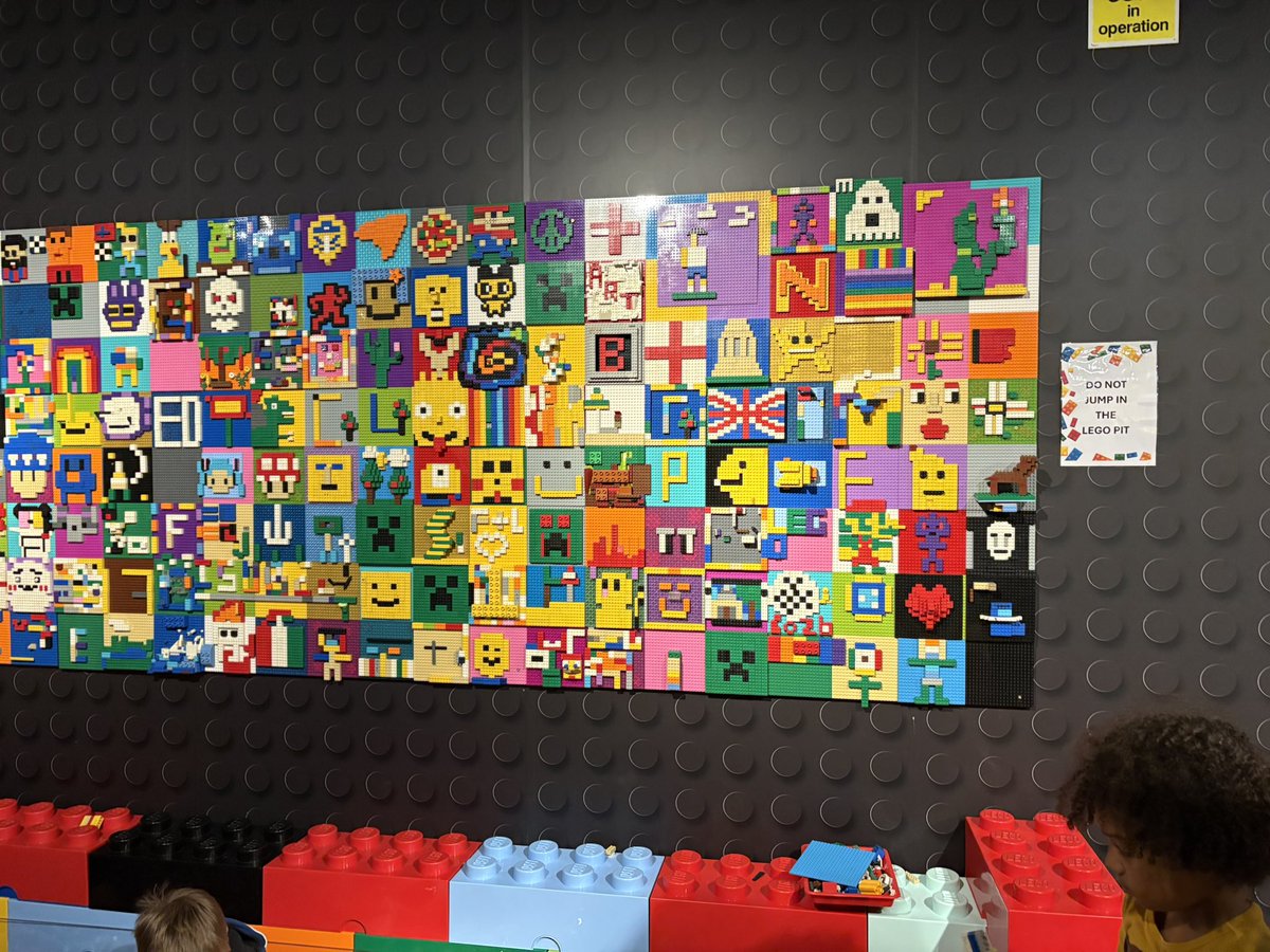 My own contribution to the Lego art wall! X ❤️ ❤️❤️