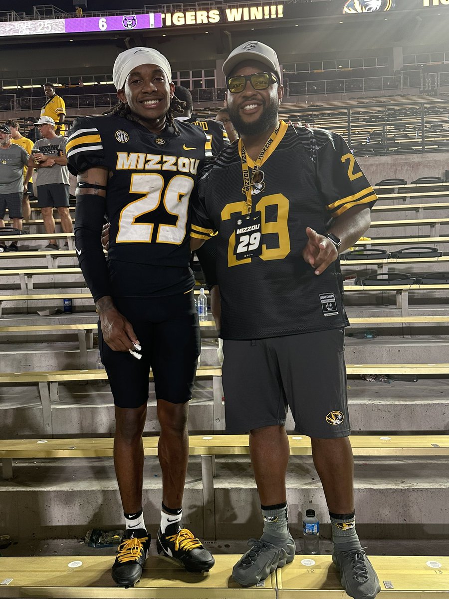 🖤💛 <a href="/MizzouFootball/">Mizzou Football</a> <a href="/cameronkeys18/">cameron(killacam)keys🦍</a>