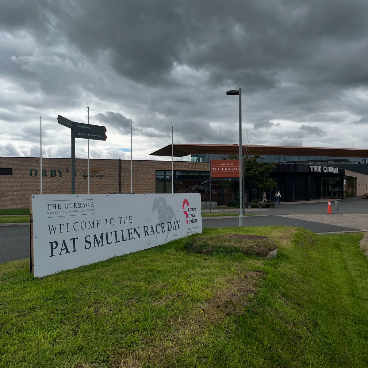 patsmullenrace's tweet image. The Stage Is Set For Tomorrow!

The @patsmullenrace day is tomorrow, don’t miss it! Featuring the Pat Smullen Charity Race at 5:47pm &amp;amp; the @CurraghTo cycle, leaving the @curraghrace course in 2 groups at 9am &amp;amp; 10am before returning back to the racecourse at approximately 3:25pm🐎