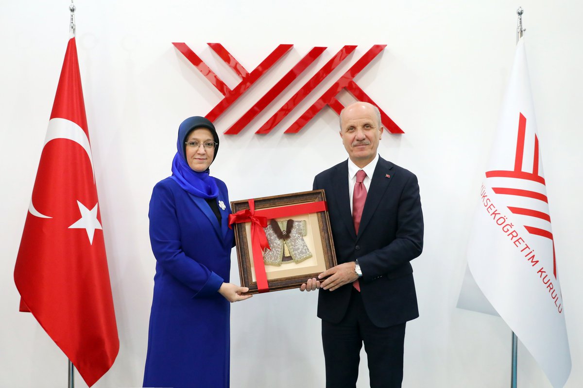 Rektörümüz Prof. Dr. <a href="/RanaKibar_/">Prof. Dr. Rana Kibar</a> YÖK Başkanı Prof. Dr. <a href="/ErolOzvar/">Erol Özvar</a>’a Hayırlı Olsun Ziyaretinde Bulundu

📰 u.mcbu.edu.tr/7nt

<a href="/YuksekogretimK/">Yükseköğretim Kurulu</a> #YükseköğretimKurulu #YÖK #ProfDrErolÖzvar #ProfDrRanaKibar #ManisaCelalBayarÜniversitesi #MCBÜ #MCBÜrektör