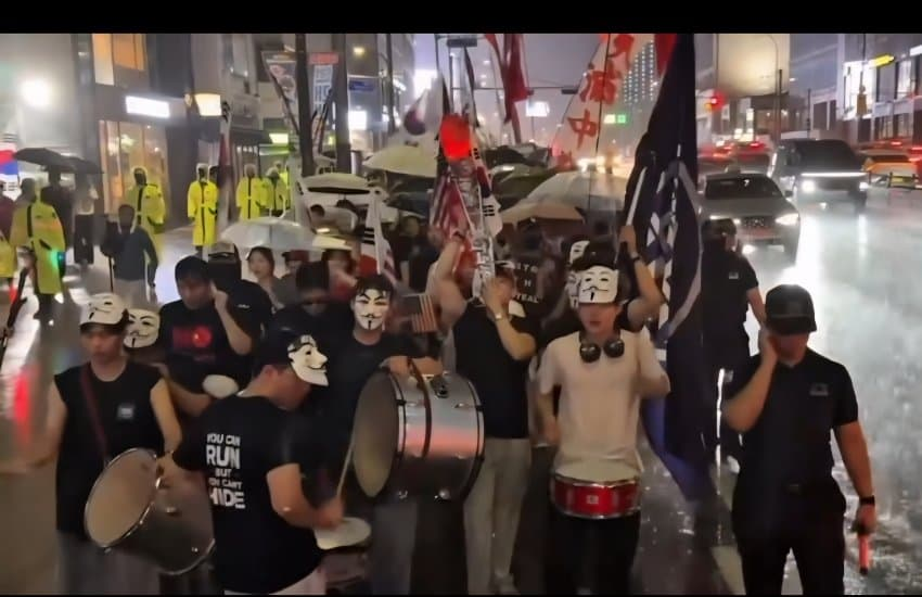"청년들이 깨닫고 일어선다면 절대 반국가세력에 무너지지 않을 것"

< 윤석열 대통령 >