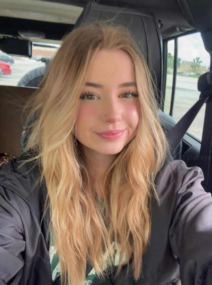 Dm pour mes services je propose des services a 20 euro rt et follow pour une surprise en dm ❤️