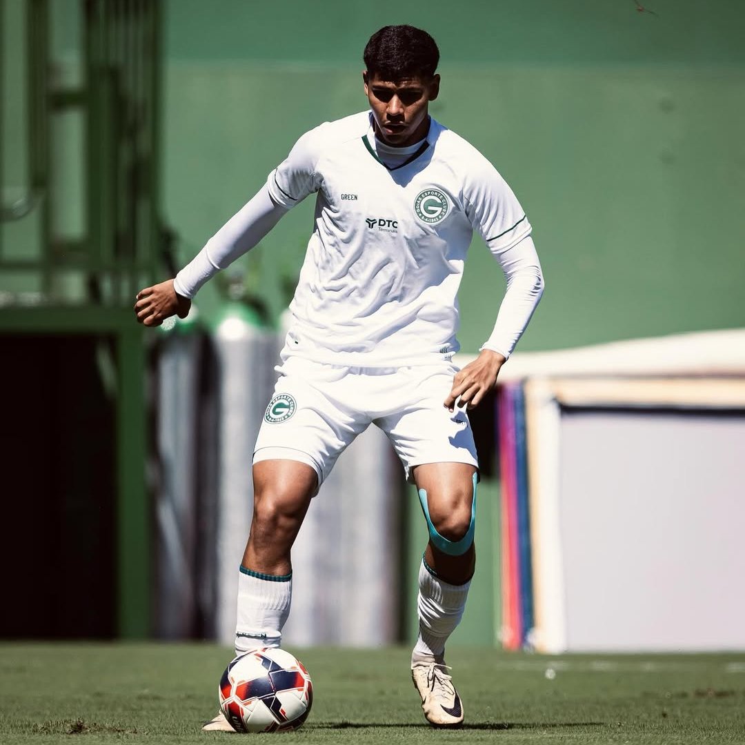 🔛INFO!! O Goiás renovou com o zagueiro William, do Sub-20 por mais duas temporadas. O defensor se recuperou de uma lesão de LCA e atuou ainda nesta temporada em duas oportunidades.

William foi campeão goiano Sub-20, em 2023 e integra o elenco da Copa Goiás. 🟢⚪️ <a href="/Pimentv062/">PimenTV</a>
