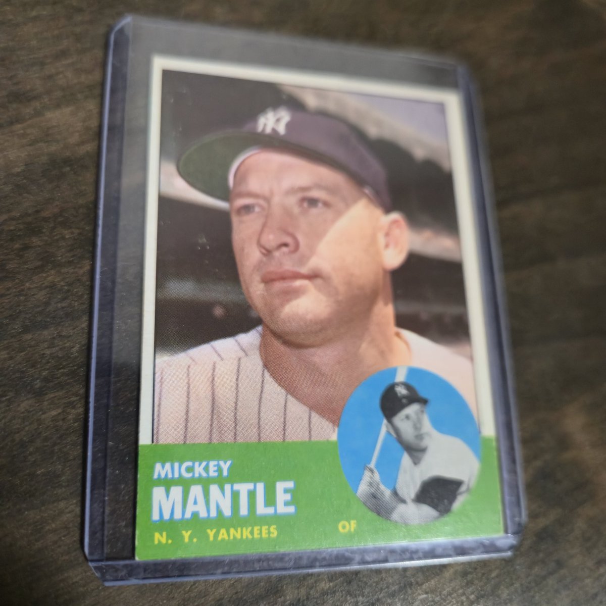 RyansVintageCA's tweet photo. A sharp 1963 Mantle is joined by literally stacks of other 60s + 70s hits this weekend - you won't want to miss this one, gang. The #historypack store is open!
5 packs for $55 
20 for $110 shipped https://t.co/ukY9lx6a8h