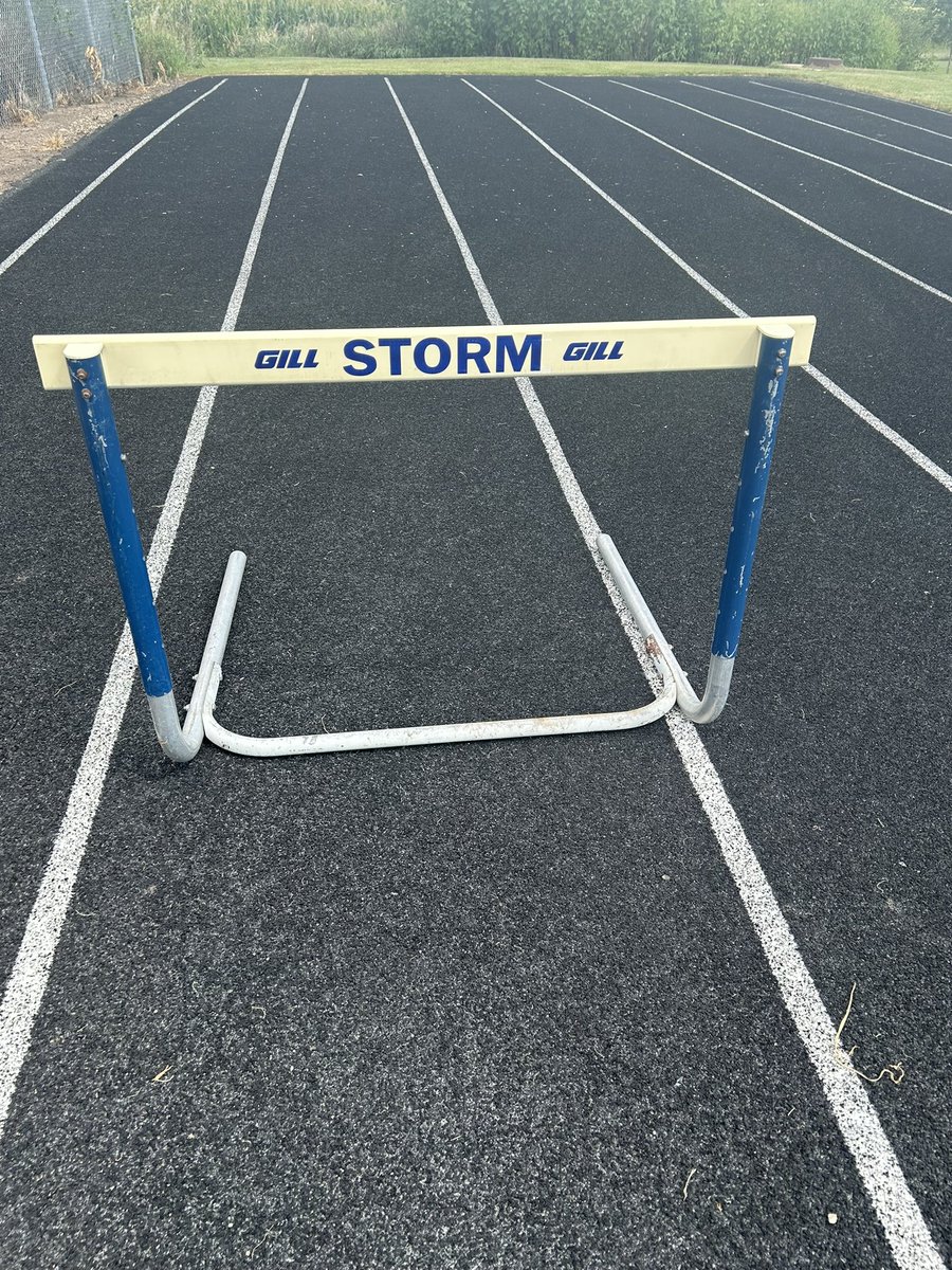 bvtrack's tweet image. Anyone need some hurdles? BV is selling our previously used hurdles. We have 90 or so available for purchase. Still in good condition. DM if interested.