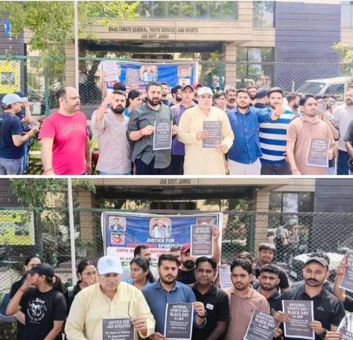 sahilsamba4's tweet photo. SPORTS DAY ❌ BLACK DAY ✅

Today cannot be considered a “Sports Day” for J&amp;K, rather it is a “Black Day” for all deserving athletes who have been waiting for jobs since 2012.@JKSportsCouncil @narendramodi @OmarAbdullah @rashtrapatibhvn @satishsharmajnk @Surinderch55 https://t.co/v48lLYoIdB