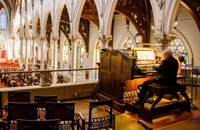 Cathedral of the Holy Cross tweet media